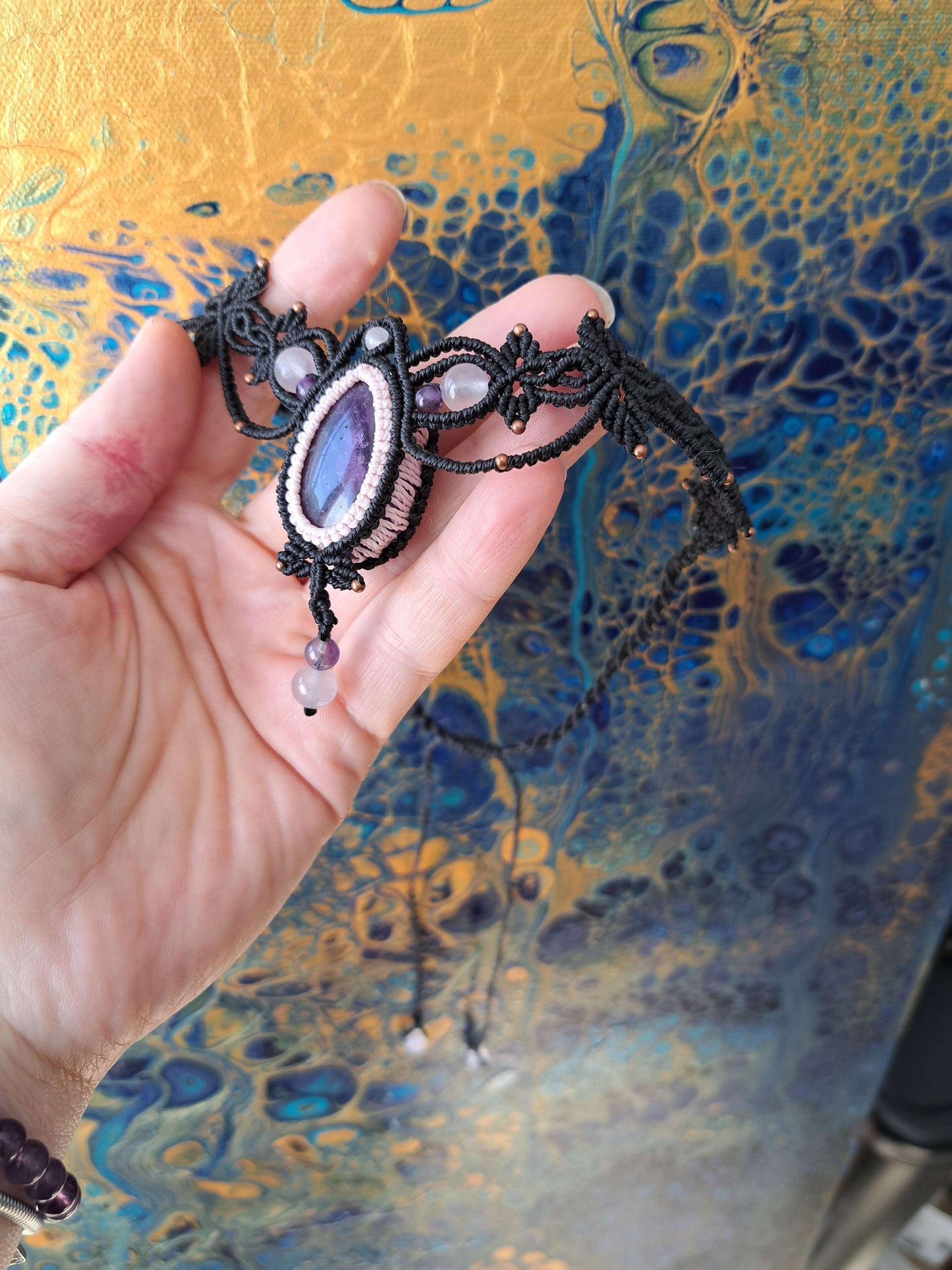 Collier ras-du-cou motif floral améthyste